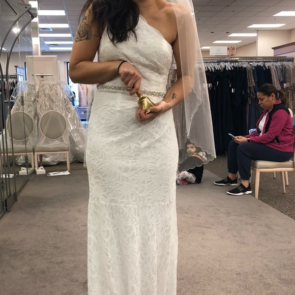 DB STUDIO WEDDING DRESS NEW